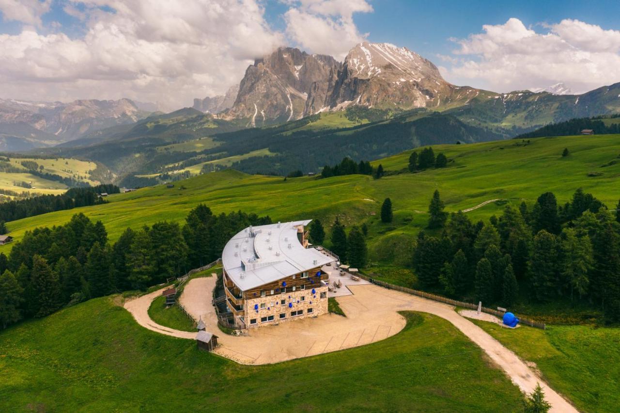 Paradiso Pure.Living Vegan Hotel Alpe Di Siusi Ngoại thất bức ảnh